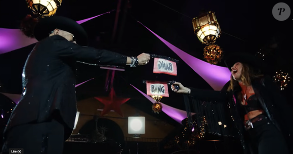 Cette chanson est baptisée "Appelle-moi Johnny"

Laura Smet dans le clip "Appelle-moi Johnny", nouvelle chanson de Pascal Obispo en hommage à Johnny Hallyday sortie le 15 juin 2025, date d'anniversaire du Taulier et jour de la fête des Pères