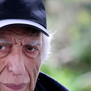 Dans l'une d'elle, l'acteur se confiait sur sa consommation d'alcool et les problèmes de santé qu'il rencontrait.

Gérard Darmon - Réception offerte par le Président de la République française à la communauté française du Maroc dans les jardins de la résidence de France à Rabat, Maroc, le 30 octobre 2024. © Dominique Jacovides/bestimage