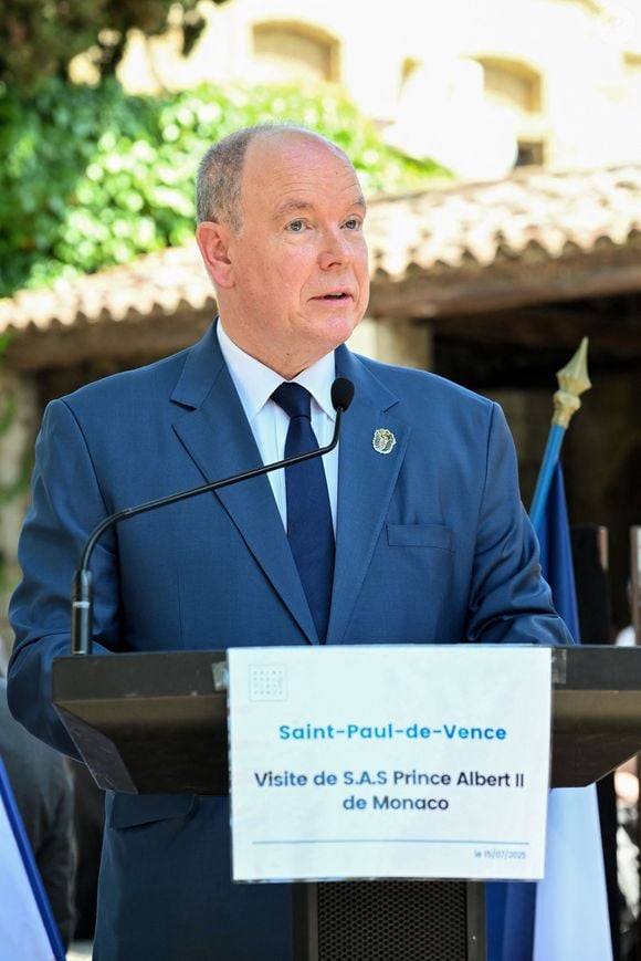 Le prince Albert II de Monaco s'est rendu à Saint Paul de Vence, dans les Alpes-Maritimes, dans le cadre de ses déplacements réguliers dans les collectivités historiquement liées à la Principauté, le 15 juillet 2025. 
© Bruno Bebert / Bestimage
