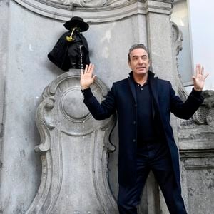 Jean Dujardin reçoit la Médaille d'Honneur de la Ville de Bruxelles et visite le Manneken-pis habillé d'un costume de Zorro pour l'occasion à Bruxelles, Belgique, le 28 novembre 2024. © Didier Lebrun/PhotoNews/Bestimage