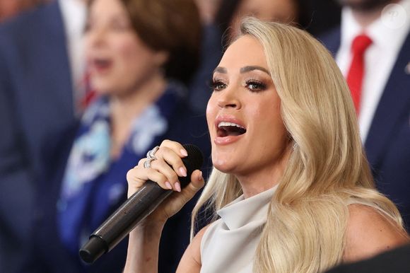 Carrie Underwood se produit le jour de l'investiture du président américain Donald Trump à la Rotonde du Capitole à Washington, États-Unis, le 20 janvier 2025.  Pool photo by Kevin Lamarque/UPI/ABACAPRESS.COM