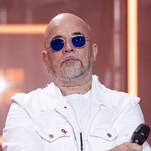 Le conflit entre Elie Chouraqui et Pascal Obispo autour des droits d’auteur de la comédie musicale "Les Dix Commandements" s’est enfin terminé après près de 20 ans de procédures judiciaires. 

Exclusif - Pascal Obispo lors de l'enregistrement de la soirée "Les 30 ans du sidaction - la soirée événement" au Grand Rex à Paris diffusée le 23 mars 2024 sur France 2
À l'occasion du week-end du Sidaction, qui aura lieu les 22, 23, 24 mars prochain, et pour célébrer cette édition anniversaire, cette soirée-événement mettra l'espoir à l'honneur. 
L'émission reviendra sur le combat de la pop culture, qui a permis de faire bouger les lignes ces trente dernières années. Accompagnée d'un orchestre symphonique, Line Renaud, en fil rouge de la soirée, sera entourée des fidèles du Sidaction P.Obispo, C.Dechavanne, M.Robin, JP.Gaultier, V. et D.Burki. Ils seront les passeurs d'histoires de cette grande soirée. À leurs côtés, de nombreux artistes se succéderont sur scène.
Des prestations uniques puisque chaque tableau a été conçu et chorégraphié spécialement pour l’occasion.

© Cyril Moreau / Coadic Guirec / Bestimage