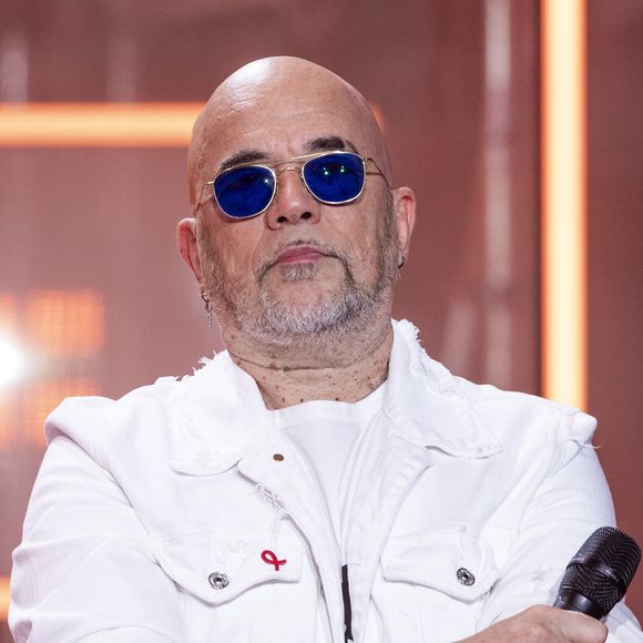 Le conflit entre Elie Chouraqui et Pascal Obispo autour des droits d’auteur de la comédie musicale "Les Dix Commandements" s’est enfin terminé après près de 20 ans de procédures judiciaires. 

Exclusif - Pascal Obispo lors de l'enregistrement de la soirée "Les 30 ans du sidaction - la soirée événement" au Grand Rex à Paris diffusée le 23 mars 2024 sur France 2
À l'occasion du week-end du Sidaction, qui aura lieu les 22, 23, 24 mars prochain, et pour célébrer cette édition anniversaire, cette soirée-événement mettra l'espoir à l'honneur. 
L'émission reviendra sur le combat de la pop culture, qui a permis de faire bouger les lignes ces trente dernières années. Accompagnée d'un orchestre symphonique, Line Renaud, en fil rouge de la soirée, sera entourée des fidèles du Sidaction P.Obispo, C.Dechavanne, M.Robin, JP.Gaultier, V. et D.Burki. Ils seront les passeurs d'histoires de cette grande soirée. À leurs côtés, de nombreux artistes se succéderont sur scène.
Des prestations uniques puisque chaque tableau a été conçu et chorégraphié spécialement pour l’occasion.

© Cyril Moreau / Coadic Guirec / Bestimage