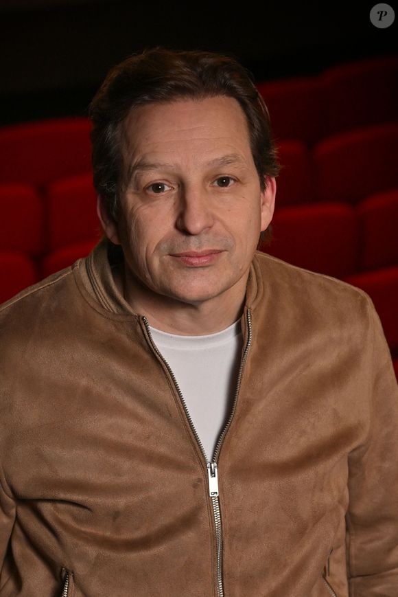 Exclusif - Mischa Aznavour, le fils du chanteur Charles Aznavour, était à Cannes au cinéma l'Olympia, le 17 janvier 2025, pour présenter le film de son père, Le Regard de Charles.© Bruno Bebert/Bestimage