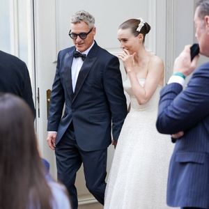 Rooney Mara et Joaquin Phoenix à la sortie de l'hôtel Carlton à Cannes le 16 mai 2025. 
Backgrid USA / Bestimage