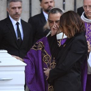 Laura Smet - Sorties des obsèques de Nathalie Baye en l'église Saint-Sulpice à Paris le 24 avril 2026.
© Clément Prioli/Bestimage