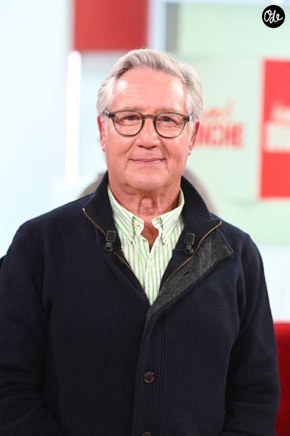 Patrick Sabatier - Enregistrement de l'émission Vivement dimanche au studio Rive gauche, presentée par Michel Drucker . Diffusion sur France 3 le 25/10/2026. © Guillaume Gaffiot / Bestimage