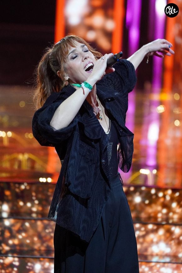 Alors qu’elle reprend sa tournée estivale, la chanteuse s’est exprimée sur les incendies qui ont ravagé plusieurs régions françaises.

Zaz lors de la soirée de lancement de la 39ème édition du Téléthon sur France 3 aux Studios du Lendit à Saint-Denis, France, le 5 décembre 2025.

© Anne-Sophie Guebey/Bestimage