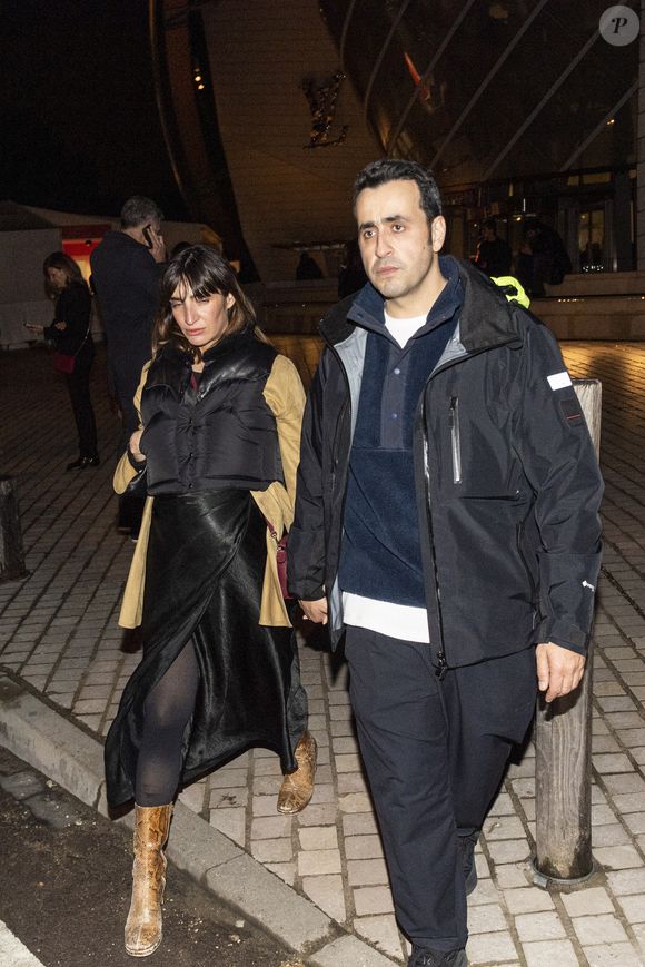 Jonathan Cohen et Giulietta Canzani Mora étaient à l’ouverture de la nouvelle boutique d’Audemars Piguet

Exclusif - Jonathan Cohen et sa compagne Giulietta Canzani Mora Dj Piu Piu (enceinte) - Les célébrités au concert de Jay Z à la fondation Louis Vuitton à Paris, France, le 14 avril 2023. © Da Silva-Perusseau/Bestimage