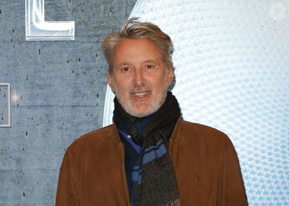 Antoine de Caunes - Avant-première de la série "Validé" saison 3 au cinéma le Grand Rex à Paris le 3 novembre 2025. © Coadic Guirec/Bestimage
