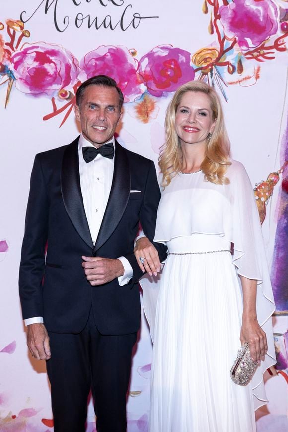 Le prince Charles-Philippe d'Orléans et sa compagne Naomi Kern lors du Bal de la Rose 2022 au Sporting Club de Monaco en faveur de la Fondation Princesse Grace le 8 juillet 2022. 
© Cyril Moreau / Pool Monaco / Bestimage