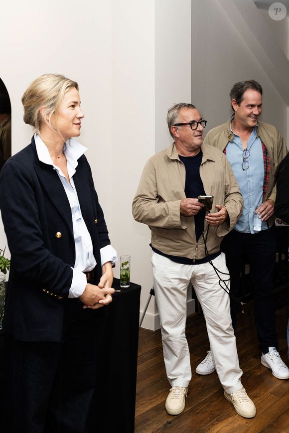 Exclusif - Guest, Christophe Dechavanne et Guest à l'inauguration de la boutique de Ninon Dechavanne un Tufting Studio, un atelier dédié à l'exploration créative,où chacun peut s'initier à l'art du Tufting et concevoir sa propre œuvre, à Paris, France, le 11 septembre 2025. © Julien Sarkissian/Bestimage