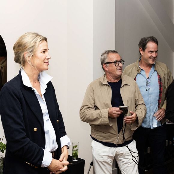 Exclusif - Guest, Christophe Dechavanne et Guest à l'inauguration de la boutique de Ninon Dechavanne un Tufting Studio, un atelier dédié à l'exploration créative,où chacun peut s'initier à l'art du Tufting et concevoir sa propre œuvre, à Paris, France, le 11 septembre 2025. © Julien Sarkissian/Bestimage