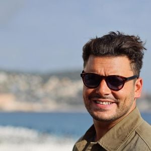 Sur les réseaux sociaux américains, où sa performance a été mise en avant, on parle déjà du "phénomène Kev". Certains fans parient même déjà sur le fait qu'il pourrait devenir le tout premier humoriste de stand-up à remporter le programme. 

Kev Adams
Photocall dans le cadre de la 7e édition du festival Cineroman à Nice le 4 Octobre 2025 . © Bebert-Jacovides/Bestimage