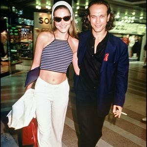 L'acteur était venu au bras de sa femme Karine Silla, avec une de leur fille la belle Iman Perez, mannequin elle aussi. 
 
Carla Bruni et Vincent Pérez en 1994 ANGELI-RINDOFF-GARCIA / BESTIMAGE