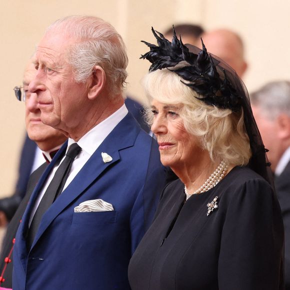Le roi Charles III d'Angleterre et Camilla Parker Bowles, reine consort d'Angleterre, arrivent au Vatican à Rome, le 23 octobre 2025. Photo par PA Photo/ Bestimage