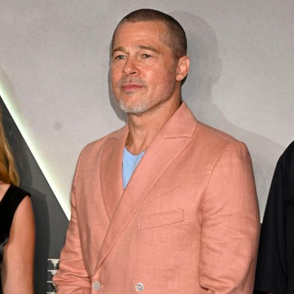Brad Pitt pose pour une photo lors du photocall de "F1 : The Movie" au Sofitel Reforma Mexico City le 09 juin 2025 à Mexico City, Mexique.  Agence / Bestimage