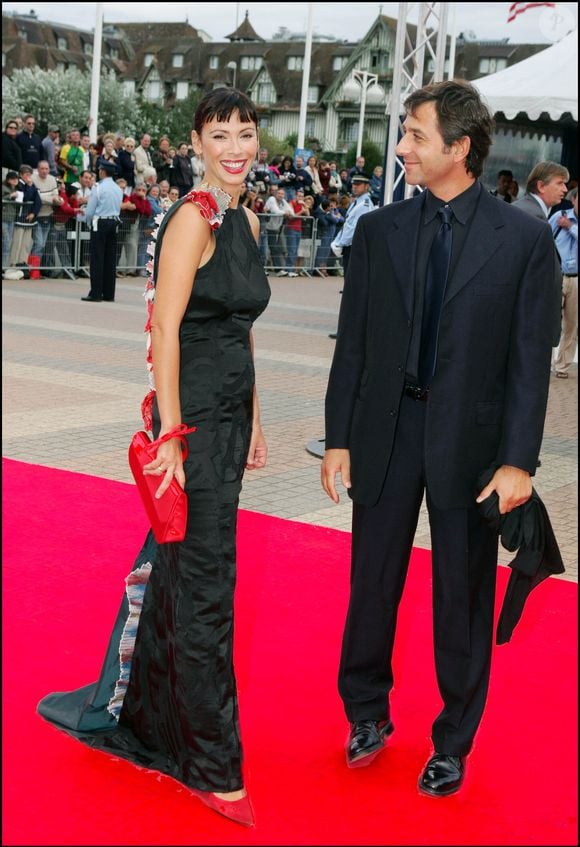 Un homme qui l'a accompagnée à de nombreux événements et avec lequel elle est restée mariée pendant six ans. 

Archives : Mathilda May et Philippe Kelly, Festival américain de Deauville @RINDOFF-BORDE / BESTIMAGE