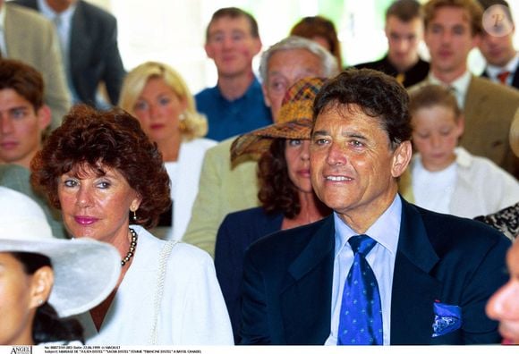 Sacha Distel avec sa femme Francine au mariage de leur fils Julien Distel.