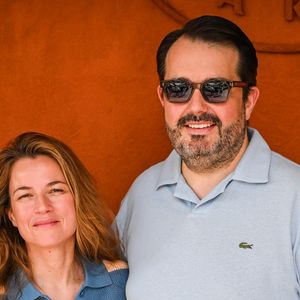 Dans "Boustifaille", il a raconté travailler étroitement avec son épouse Élodie, dont le regard joue un rôle essentiel dans le développement de leurs affaires.
Élodie Piège et Jean-François Piège lors des Internationaux de France de tennis à Roland-Garros, à Paris, le 24 mai 2026.
© Matthieu Mirville/ZUMA Press Wire / Bestimage