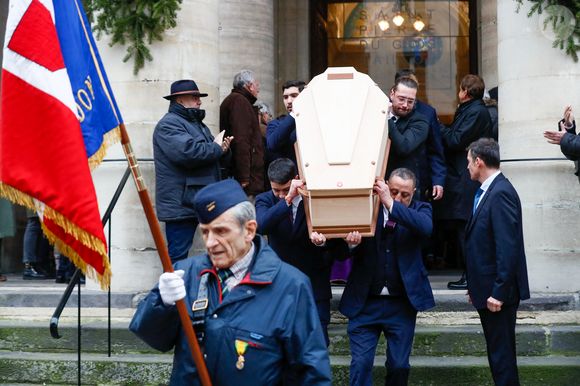 Illustration à la sortie des obsèques de Jean-Luc Petitrenaud en l'église Saint-Pierre-du-Gros-Caillou à Paris, France, le 17 janvier 2025. © Christophe Clovis/Bestimage