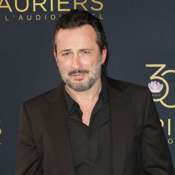 Michaël Cohen - Photocall de la 30ème cérémonie des Lauriers de l'audiovisuel au théâtre Marigny à Paris le 24 février 2025. © Coadic Guirec/Bestimage
