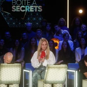 Exclusif - Michel Fugain, Lara Fabian, Théo Curin - Enregistrement de l'émission "La Boîte à Secrets N°19" dans les studios de la Cité du Cinéma à Saint-Denis, présentée par F.Bollaert et diffusée le 3 janvier sur France 3
© Christophe Clovis / Bestimage