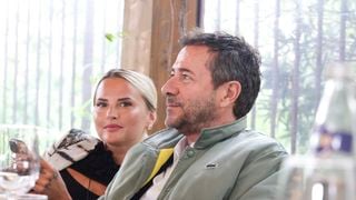 Kelly Vedovelli et Bernard Montiel : Combien coûtent les plats de ce restaurant branché de Paris où ils ont déjeuné hier ?