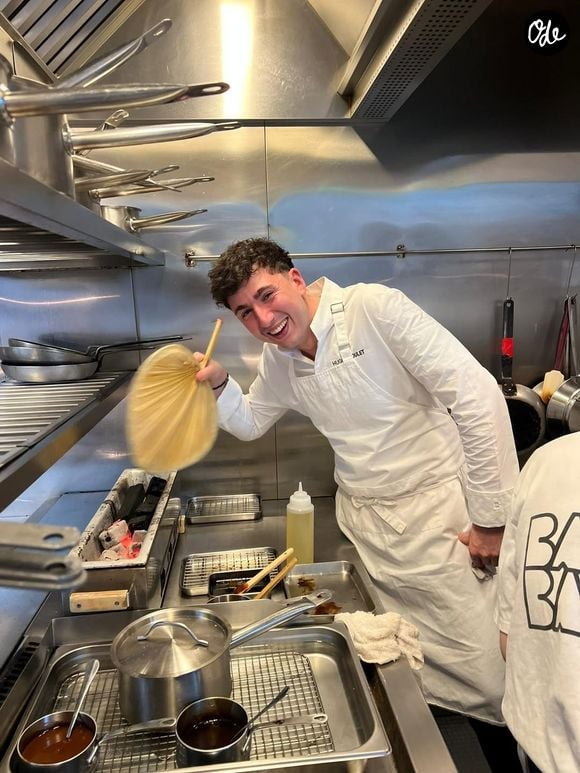 Sa mayonnaise, préparée « avec deux moutardes spéciales », et la cuisson précise de l’œuf ont notamment fait la différence.

Hugo Riboulet, ancien candidat de "Top Chef".