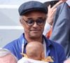 Yannick Noah et sa petite Keelaani à Roland-Garros
Yannick Noah et sa fille Keelaani lors de l'hommage à R.Nadal lors des internationaux de France de tennis à Roland Garros. © Jacovides / Moreau / Bestimage