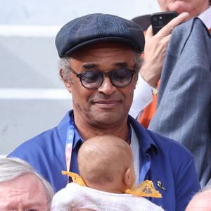 Yannick Noah et sa petite Keelaani à Roland-Garros

Yannick Noah et sa fille Keelaani lors de l'hommage à R.Nadal lors des internationaux de France de tennis à Roland Garros. © Jacovides / Moreau / Bestimage