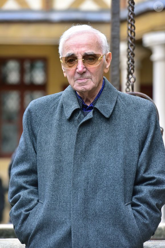 Charles Aznavour durant la 157ème vente aux enchères des vins des Hospices de Beaune à Beaune le 19 novembre 2017. © Giancarlo Gorassini/Bestimage