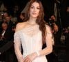 “C’est plus : T’es une poubelle, je n'ai pas envie de rester à côté de toi, je m'en débarrasse juste, très loin de moi”, résume-t-elle
Iris Mittenaere (Montre Audemars Piguet) - Montée des marches du film « Alpha » lors du 78ème Festival International du Film de Cannes, au Palais des Festivals à Cannes. Le 19 mai 2025
© Jacovides-Moreau / Bestimage