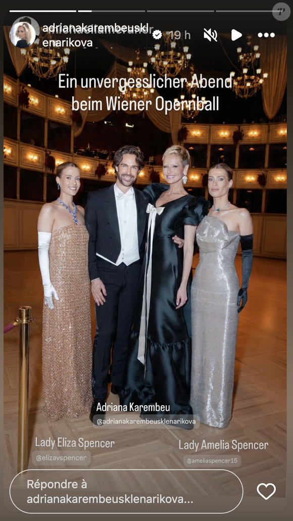 Adriana Karembeu avec les jumelles Lady Eliza et Lady Amelia Spencer, les filles de Charles Spencer et Victoria Aitken et nièces de Diana, lors du Bal de l'opéra de Vienne.