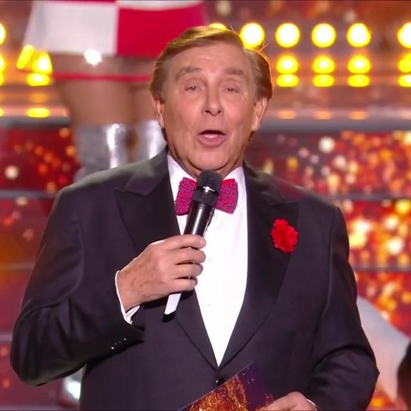 C'était pour savoir si vous suiviez", a alors tenté de se rattraper l'homme de télé sans perdre sa bonne humeur.

Miss France 2025, sur TF1