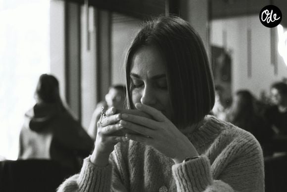 Malgré ses origines historiques et religieuses, l'expression est aujourd'hui souvent utilisée comme un simple rituel de politesse.

Photo prise par Tsimur Asayonak / Unsplash