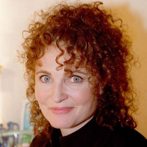 Lors de ses débuts dans la troupe du Splendid composée par le regretté Michel Blanc, Gérard Jugnot, Christian Clavier et Marie-Anne Chazel, Thierry Lhermitte était en couple avec Valérie Mairesse 

Valérie Mairesse - Générale "Le sabotage amoureux".