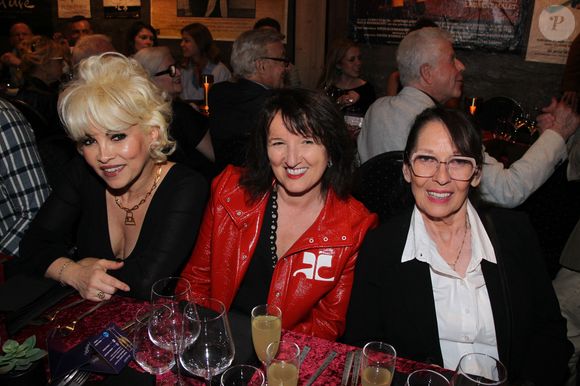 Exclusif - Ysa Ferrer, Anne Roumanoff, Chantal Lauby lors de la soirée de présentation de la nouvelle revue au Artishow Cabaret à Paris le 2 juin 2025. Le cabaret fête aussi son 250 000 ème spectateur.

© Philippe Baldini / Bestimage