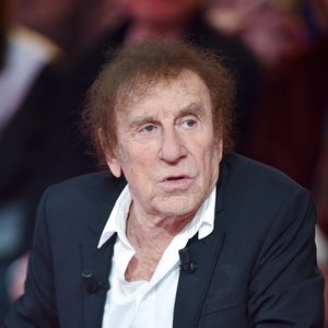 Alain Souchon lors de l'enregistrement de l'émission "Famille je vous aime" présentée par M.Drucker et qui sera diffusée le 29 décembre sur France 3, au studio Rive gauche, à Paris, France, le 2 décembre 2025. © Gaffiot-Perusseau/Bestimage