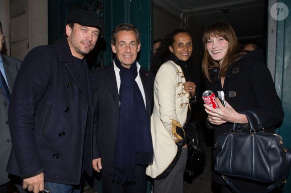 Pour rappel, l'actrice et réalisatrice Karine Silla, est l'actuelle compagne de Vincent Perez, qui lui-même a partagé la vie de Carla Bruni dans les années 90 et dont il est resté très proche. 

Exclusif - Nicolas Sarkozy et sa femme Carla Bruni arrivent avec leur couple d'amis Vincent Perez et sa femme Karine Silla au Theatre Antoine a Paris, le 9 janvier 2014 ou ils vont voir Gerard Depardieu joue "Love Letters", de A. R. Gurney, avec Anouk Aimee.