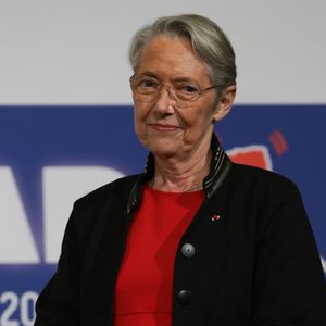 Elisabeth Borne et les jeunes jurés leur ont remis la précieuse statuette.

Elisabeth Borne à la cérémonie "César des Lycéens 2025", au sein du Grand Amphithéâtre de la Sorbonne, pour le film "Le Comte de Monte-Cristo", le 26 mars 2025.

Photo : Coadic Guirec / Bestimage