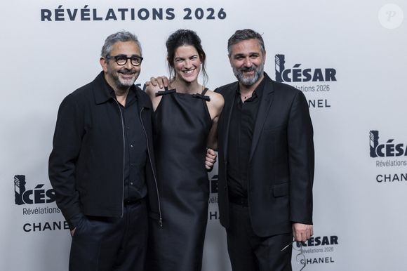 Éric Toledano, Suzanne Lindon, Olivier Nakache - Photocall du dîner des Révélations César 2026 à l'Elysée Montmartre à Paris, France, le 19 janvier 2026.
 
© Olivier Borde / Bestimage