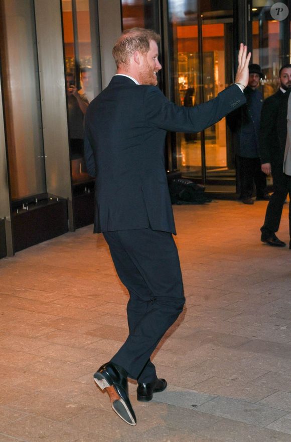 Le prince Harry à la sortie des WellChild Awards à Londres le 8 septembre 2025. © Backgrid UK/ Bestimage