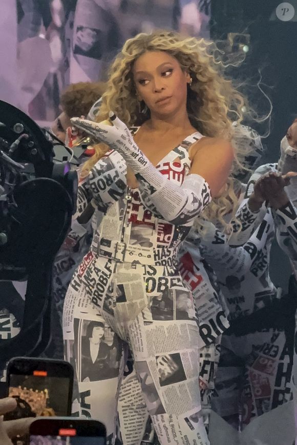 Beyoncé va-t-elle avoir de nouveau recours à la voiture volante ou prendra-t-elle un nouveau tournant pour la suite de ses concerts ?


Beyonce se produit lors du dernier concert de sa tournée Cowboy Carter Tour au Tottenham Hotspur Stadium à Londres, Royaume-Uni, le 16 juin 2025. Photo by Splash News/ABACAPRESS.COM