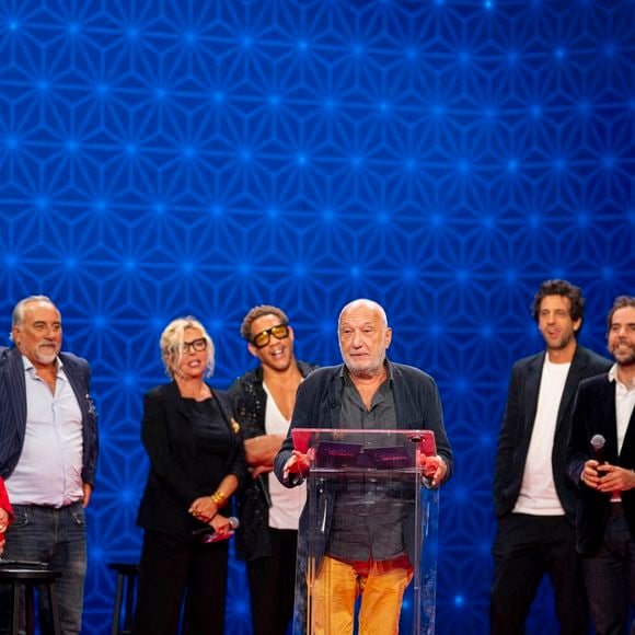 Exclusif - Stéphane De Groodt, Sylvie Testud, Antoine Duléry, Stéphanie Murat, JoeyStarr (Joey Starr), François Berléand, Max Boublil, Sébastien Castro, Constance Dollé, Nassima Benchicou et Faustine Bollaert lors des surprises pour l'enregistrement de l'émission "La Boîte à secrets", présentée par F.Bollaert et diffusée le 26 septembre 2025 sur France 3, dans les studios du Lendit à Saint-Denis, Seine Saint-Denis, France, le 8 septembre 2025. © Pierre Perusseau/Bestimage