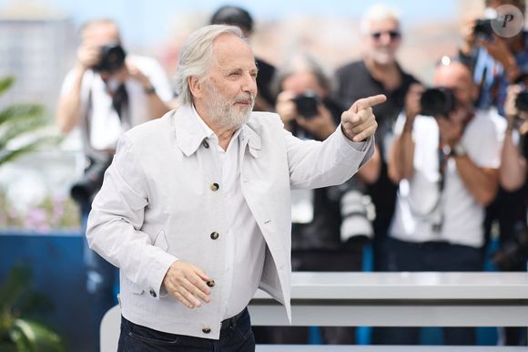 Fabrice Luchini - Photocall du film "Marcello Mio" (Compétition) lors du 77ème Festival International du Film de Cannes (14 - 25 mai 2024), le 22 mai 2024. 
© Moreau / Jacovides / Bestimage