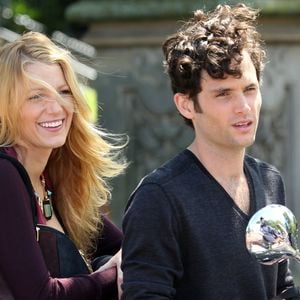 Black Lively et Penn Badgley sur le tournage de "Gossip Girl" à New York le 28 août 2012.