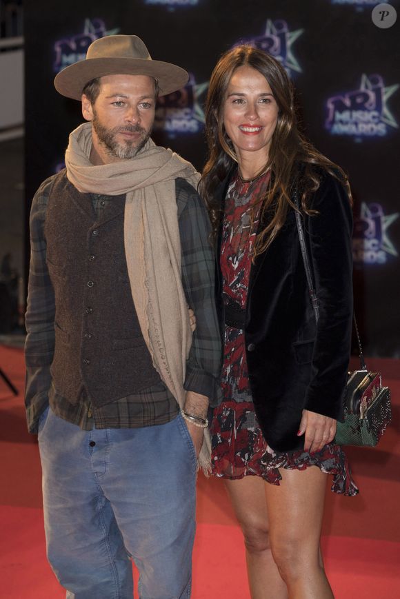 Nadège soutient son mari dans l'ombre

Christophe Mae et sa compagne Nadege Sarron aux 18e NRJ Music Awards, à Cannes, le 12 novembre 2016. Photo par Syspeo.c/ANDBZ/ABACAPRESS.COM
