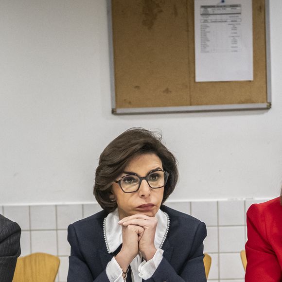Rachida Dati fait un geste lors d'une visite au commissariat central du 9e arrondissement de Paris à l'occasion de la Journée internationale pour l'élimination de la violence à l'égard des femmes à Paris, le 25 novembre 2025. Photo by Eliot Blondet/ABACAPRESS.COM