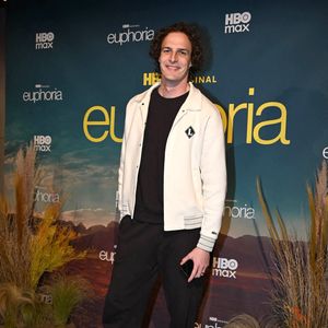 Il remercie chaleureusement ceux qui se sont occupés de lui.

Paul de Saint-Sernin - Première de la série "Euphoria - Saison 3" au cinéma Le Grand Rex à Paris, le 26 avril 2026.
© Gédéon Taïeb/Bestimage